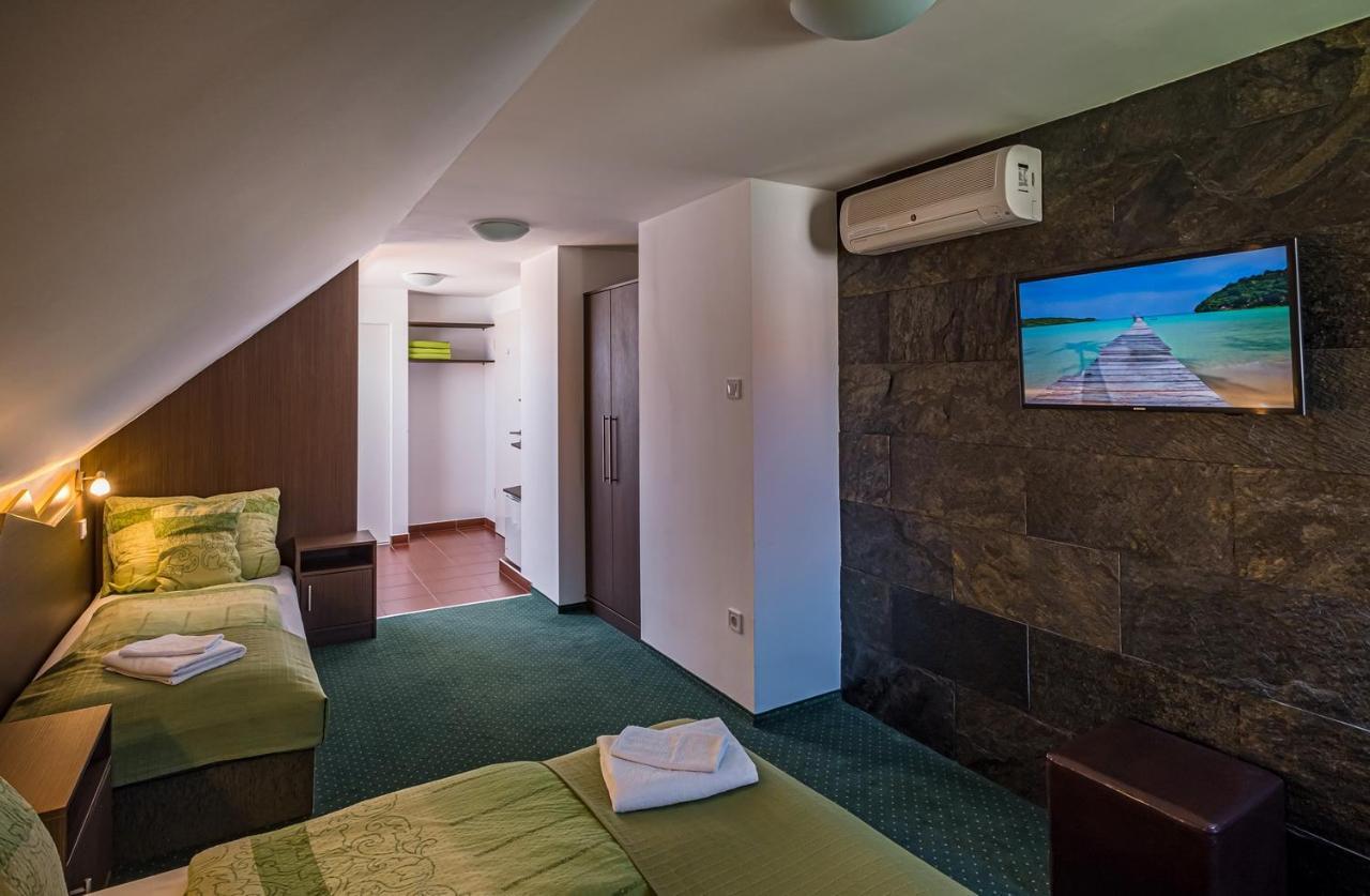 Babi Guesthouse - Babi Vendeghaz Balatonfured Luaran gambar