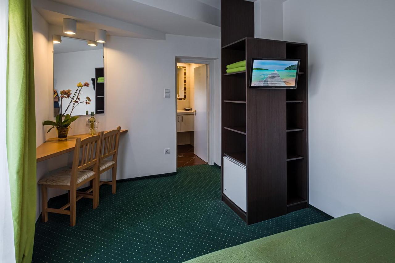 Babi Guesthouse - Babi Vendeghaz Balatonfured Luaran gambar