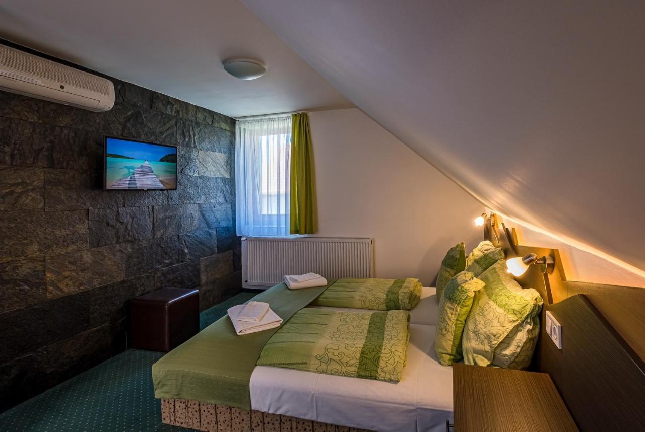 Babi Guesthouse - Babi Vendeghaz Balatonfured Luaran gambar