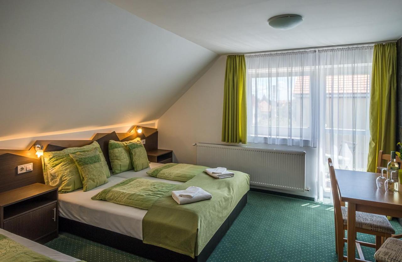 Babi Guesthouse - Babi Vendeghaz Balatonfured Luaran gambar