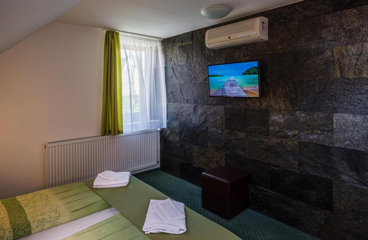 Babi Guesthouse - Babi Vendeghaz Balatonfured Luaran gambar