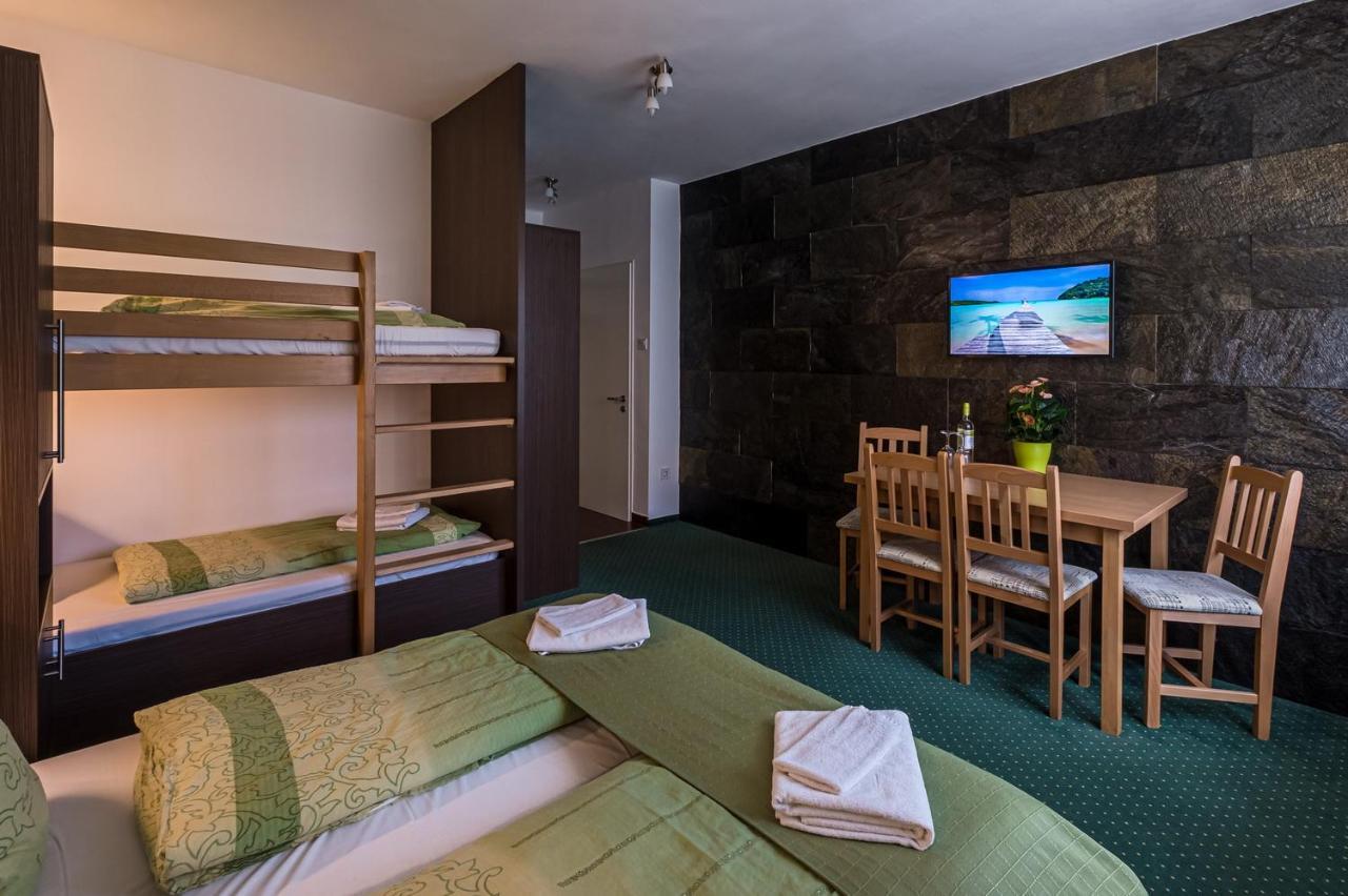 Babi Guesthouse - Babi Vendeghaz Balatonfured Luaran gambar