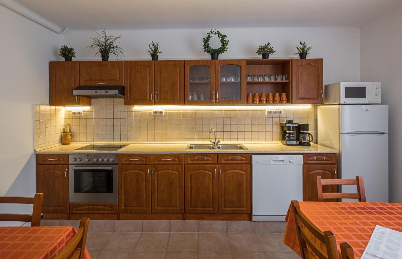 Babi Guesthouse - Babi Vendeghaz Balatonfured Luaran gambar