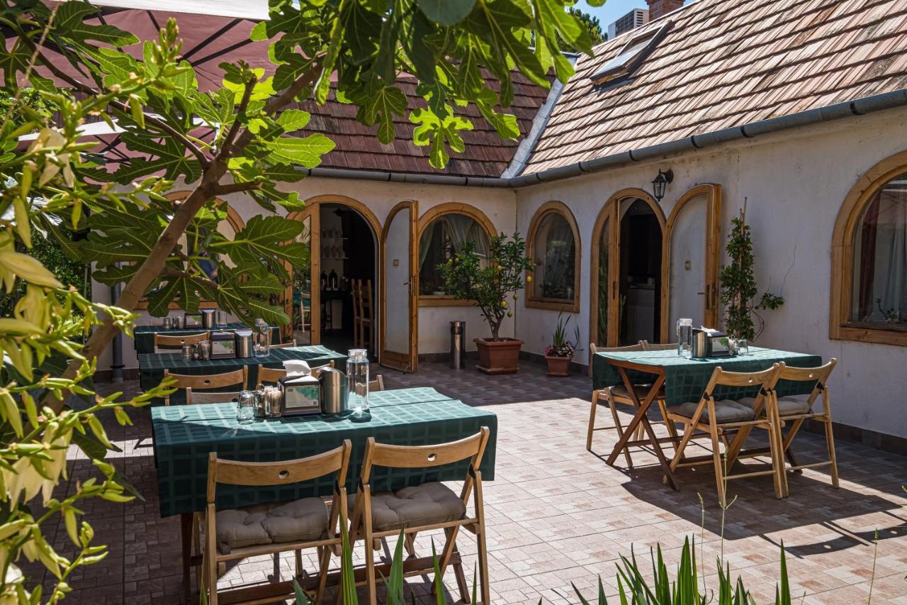 Babi Guesthouse - Babi Vendeghaz Balatonfured Luaran gambar