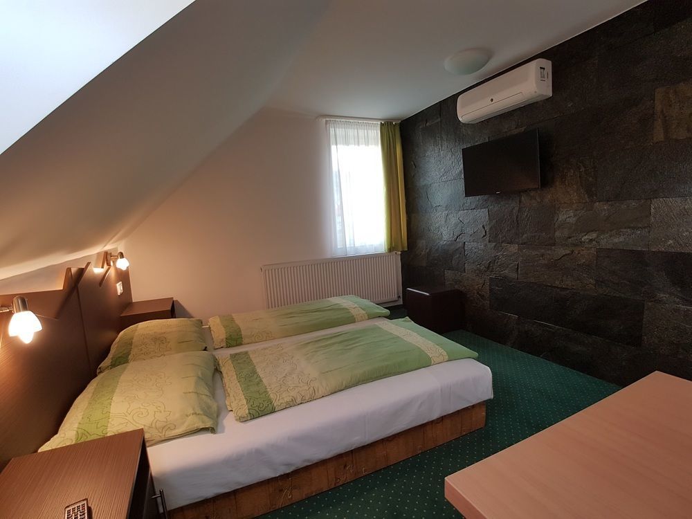 Babi Guesthouse - Babi Vendeghaz Balatonfured Luaran gambar
